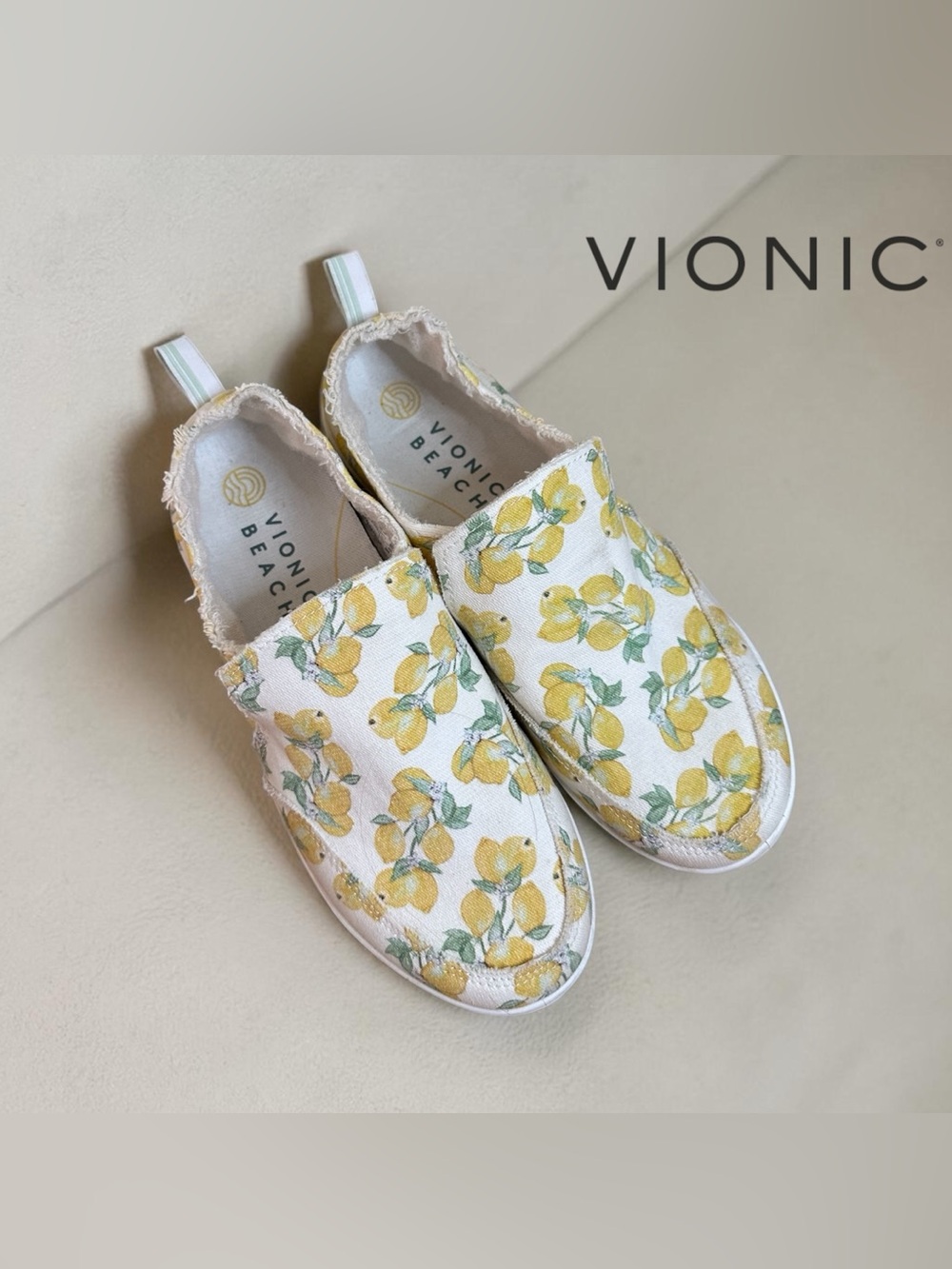 4/$50 SALE ❤️ Vionic Beach Lemon Print Slip-On Shoes
